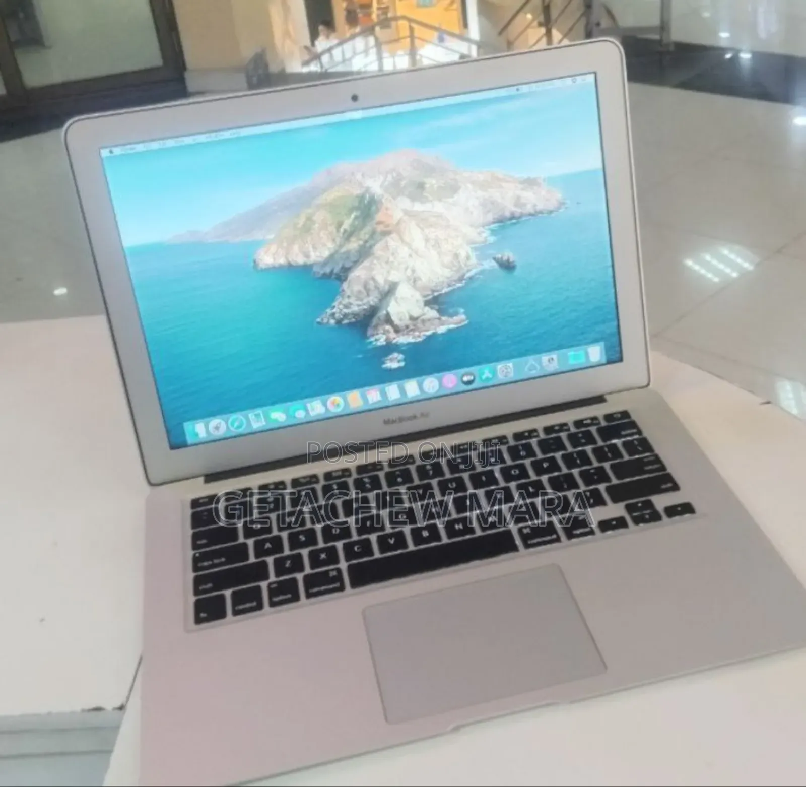 New Laptop Apple MacBook 2015 8GB Intel Core i5 SSD 256GB
