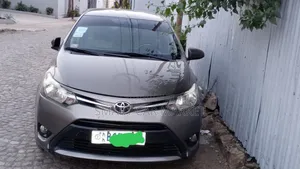 Toyota Yaris 2014 Brown