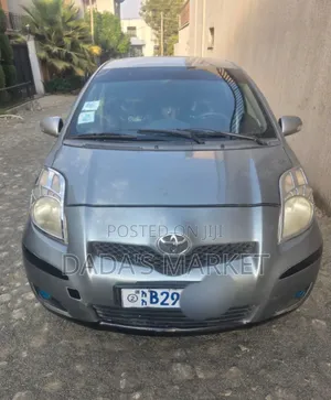 Toyota Yaris 2010 Silver