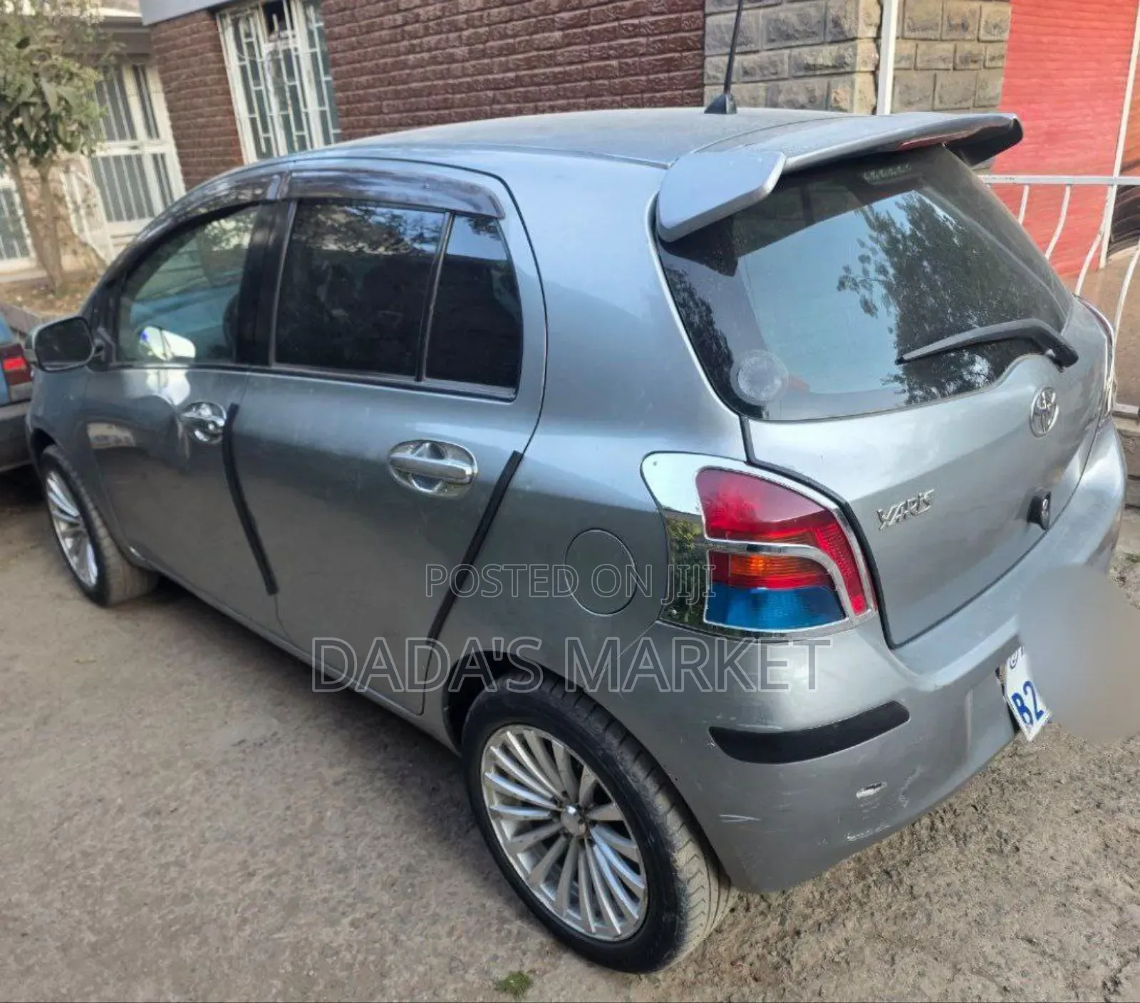 Toyota Yaris 2010 Silver