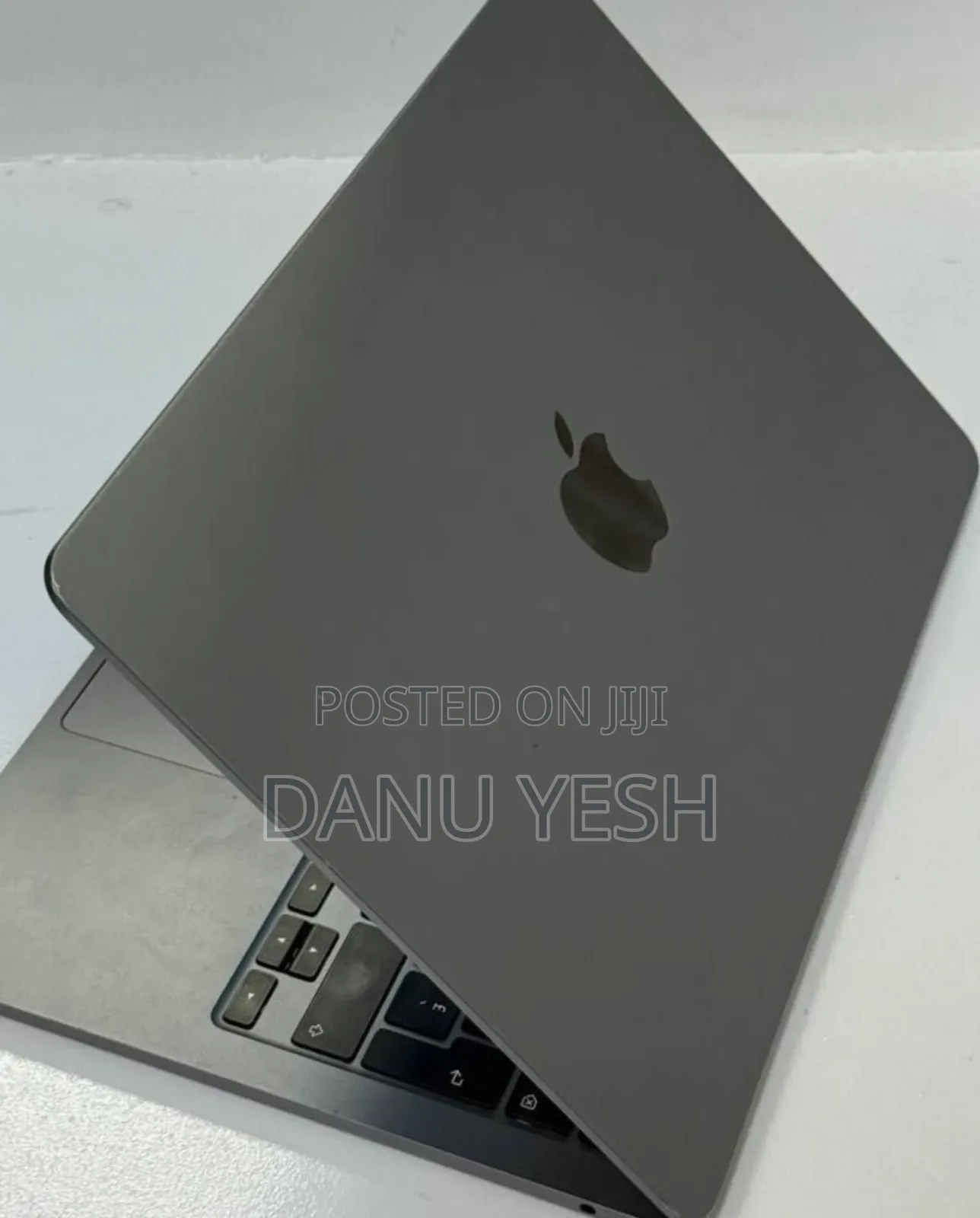 New Laptop Apple MacBook Air 2023 M2 8GB Apple M2 SSD 256GB