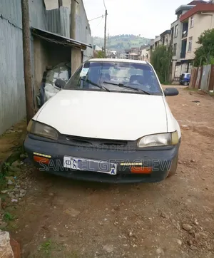 Daewoo Leganza 1997 White