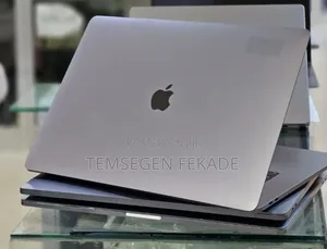 New Laptop Apple MacBook Pro 2017 16GB Intel Core i7 SSD 512GB