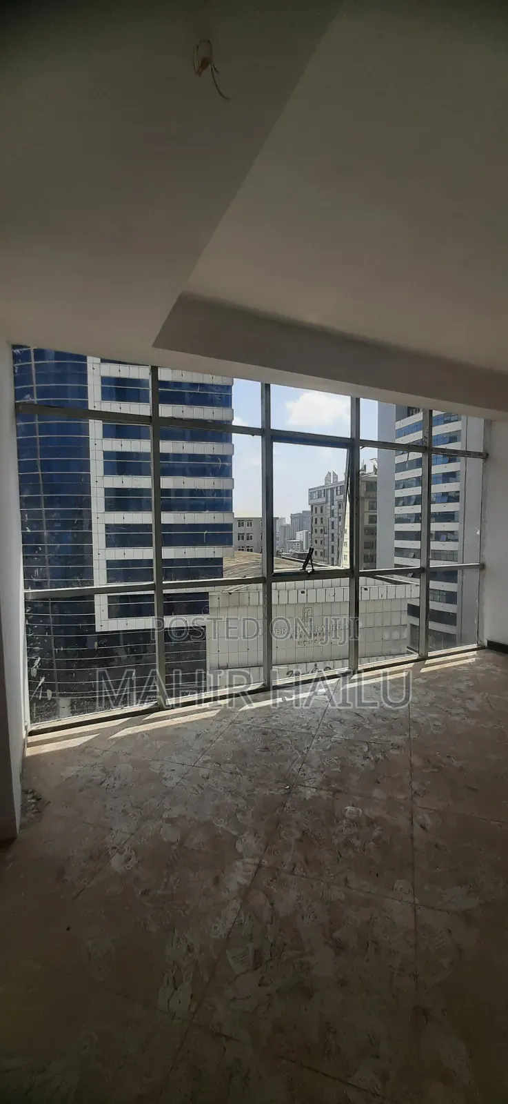 Luxury Rent to Office