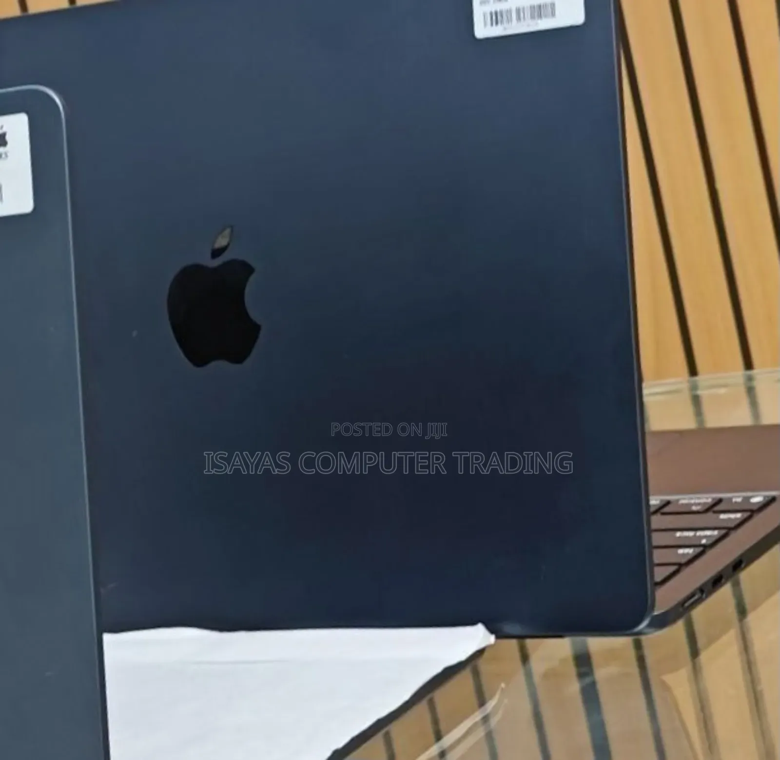 New Laptop Apple MacBook Air 2025 M4 13-inch 16GB Apple M4 SSD 256GB