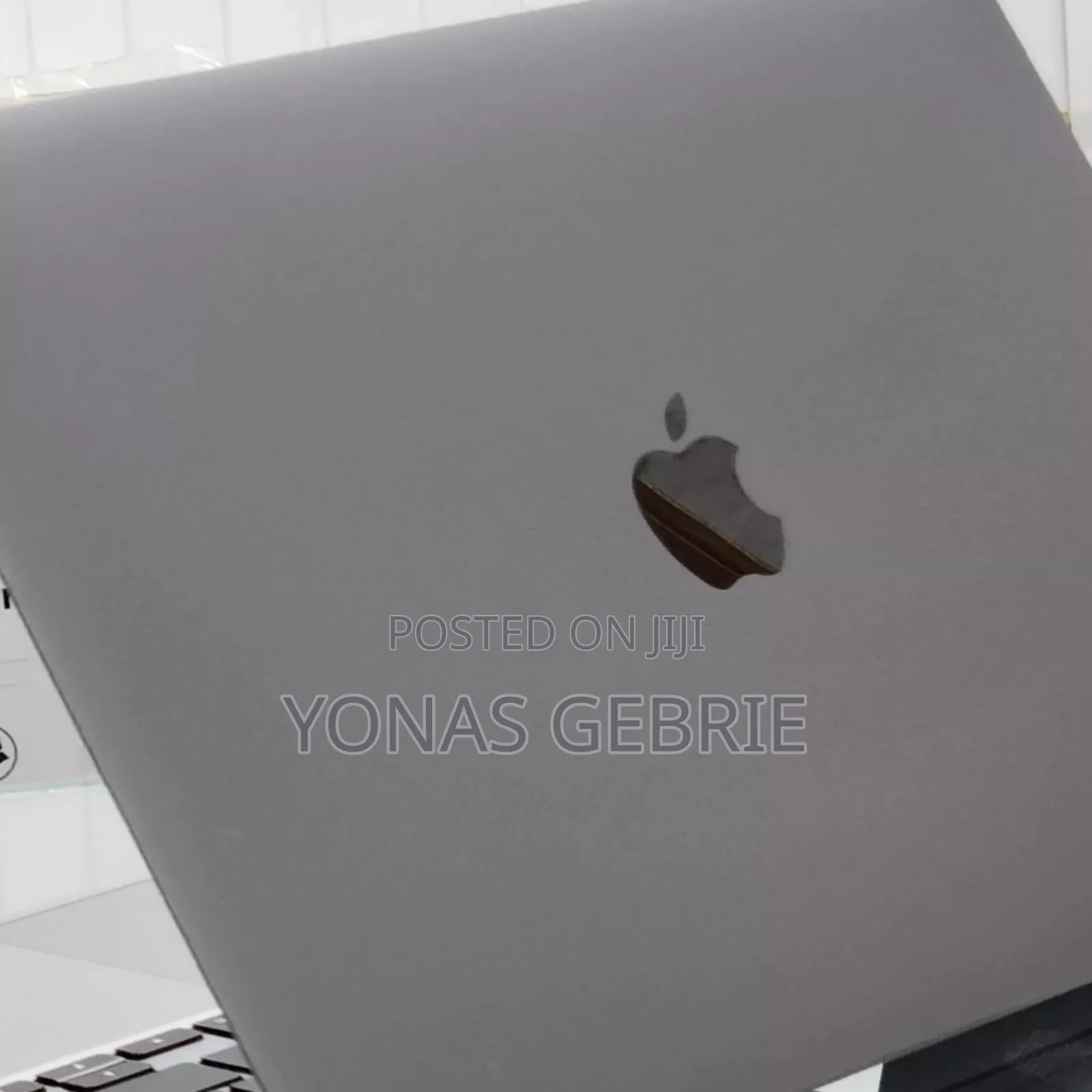 New Laptop Apple MacBook 8GB Intel Core i3 SSD 256GB