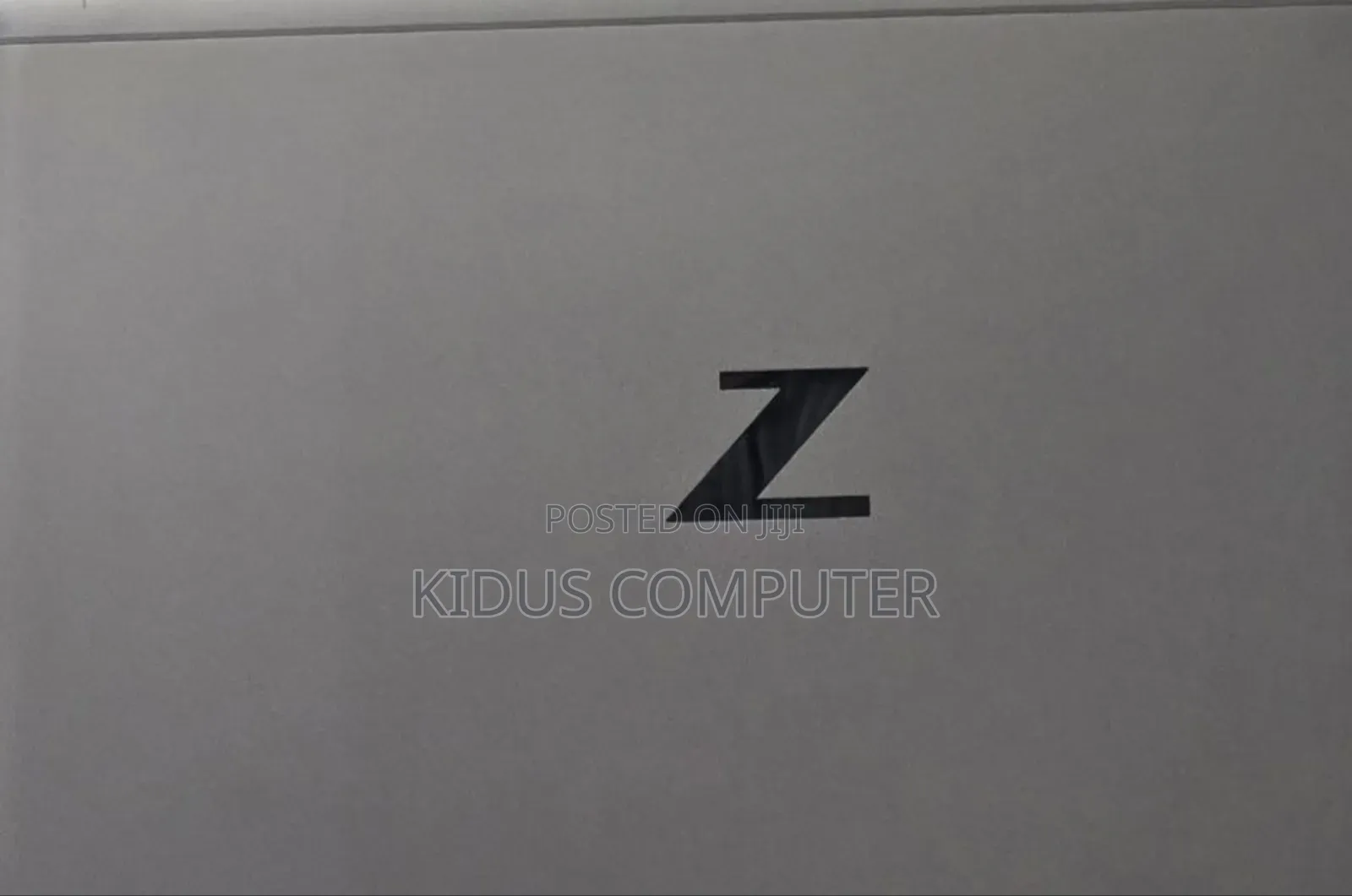New Laptop HP ZBook Firefly G8 16GB Intel Core i7 SSD 512GB