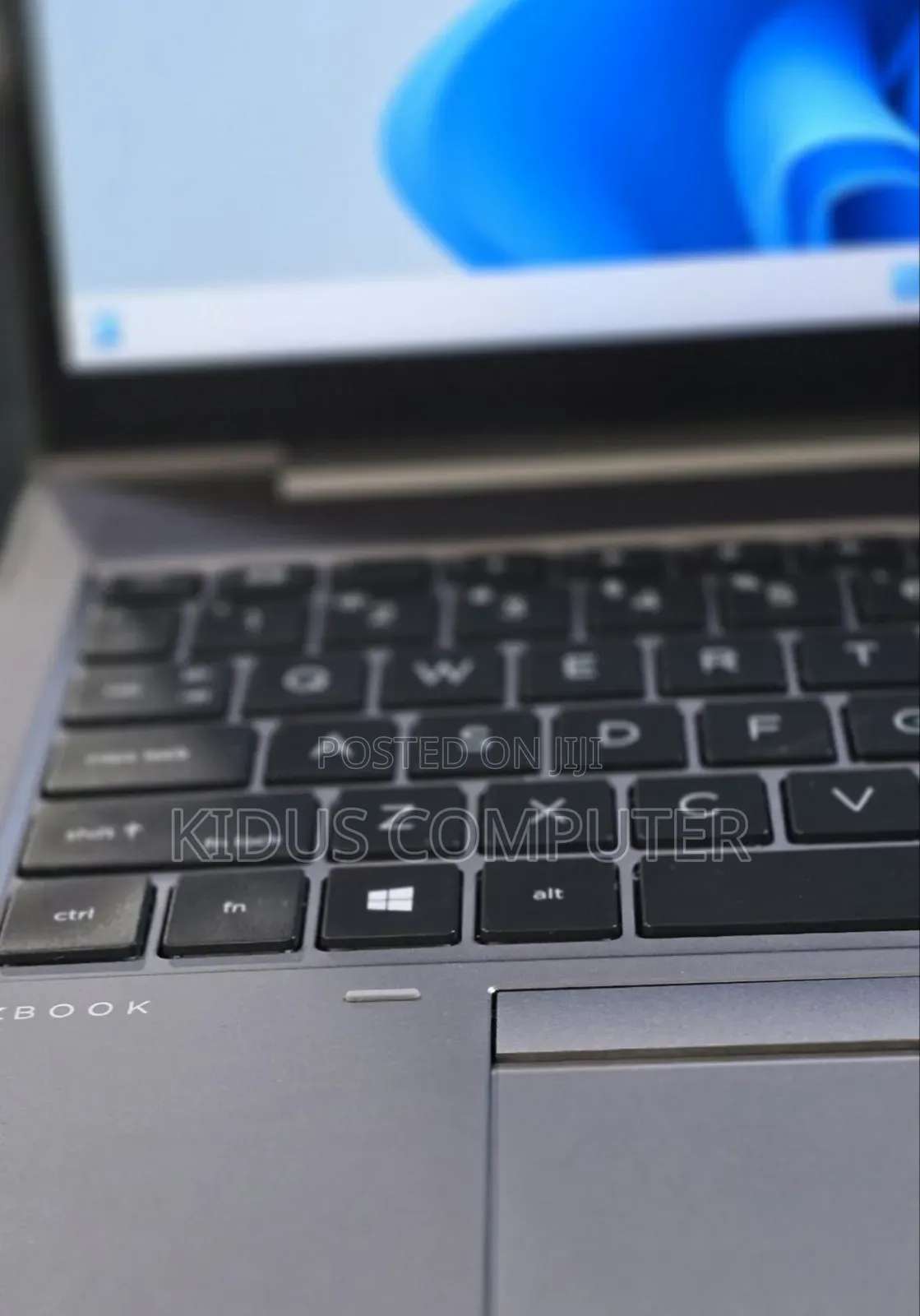 New Laptop HP ZBook Firefly G8 16GB Intel Core i7 SSD 512GB