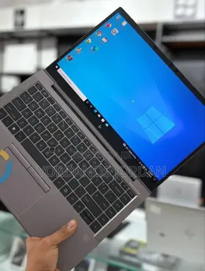 New Laptop HP ZBook Firefly G8 16GB Intel Core i7 SSD 512GB
