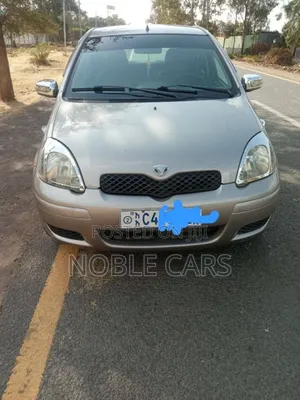 Toyota Vitz 2004 Gold