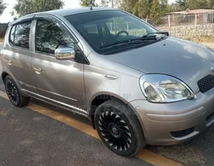 Toyota Vitz 2004 Gold