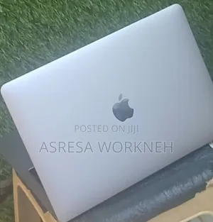 New Laptop Apple MacBook 8GB Intel Core i5 SSD 256GB