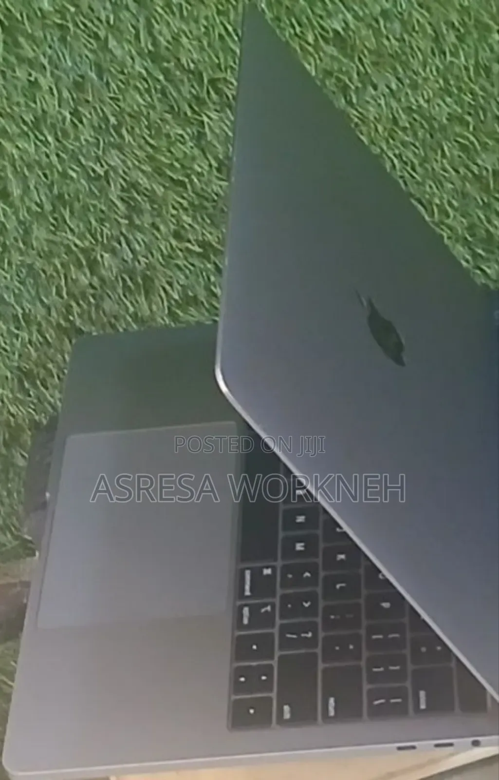 New Laptop Apple MacBook 8GB Intel Core i5 SSD 256GB