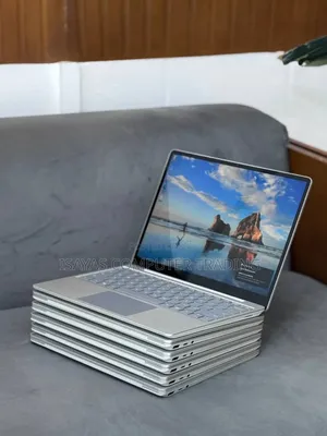 New Laptop Microsoft Surface 16GB Intel Core i5 SSD 512GB