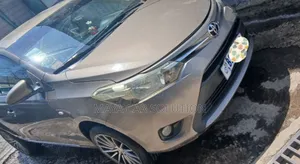 Toyota Yaris 2014 Gold