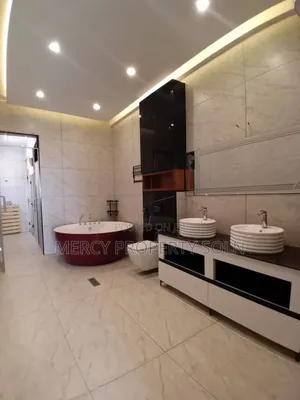 Furnished 8bdrm House in Bole for sale