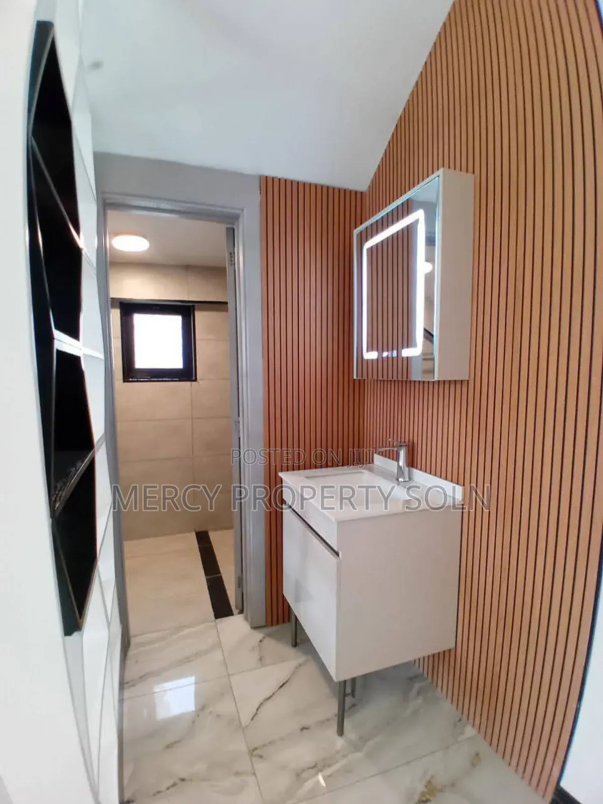 Furnished 8bdrm House in Bole for sale