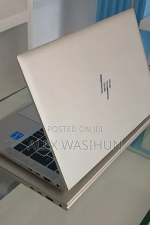 New Laptop HP EliteBook 830 G8 8GB Intel Core i7 SSD 512GB