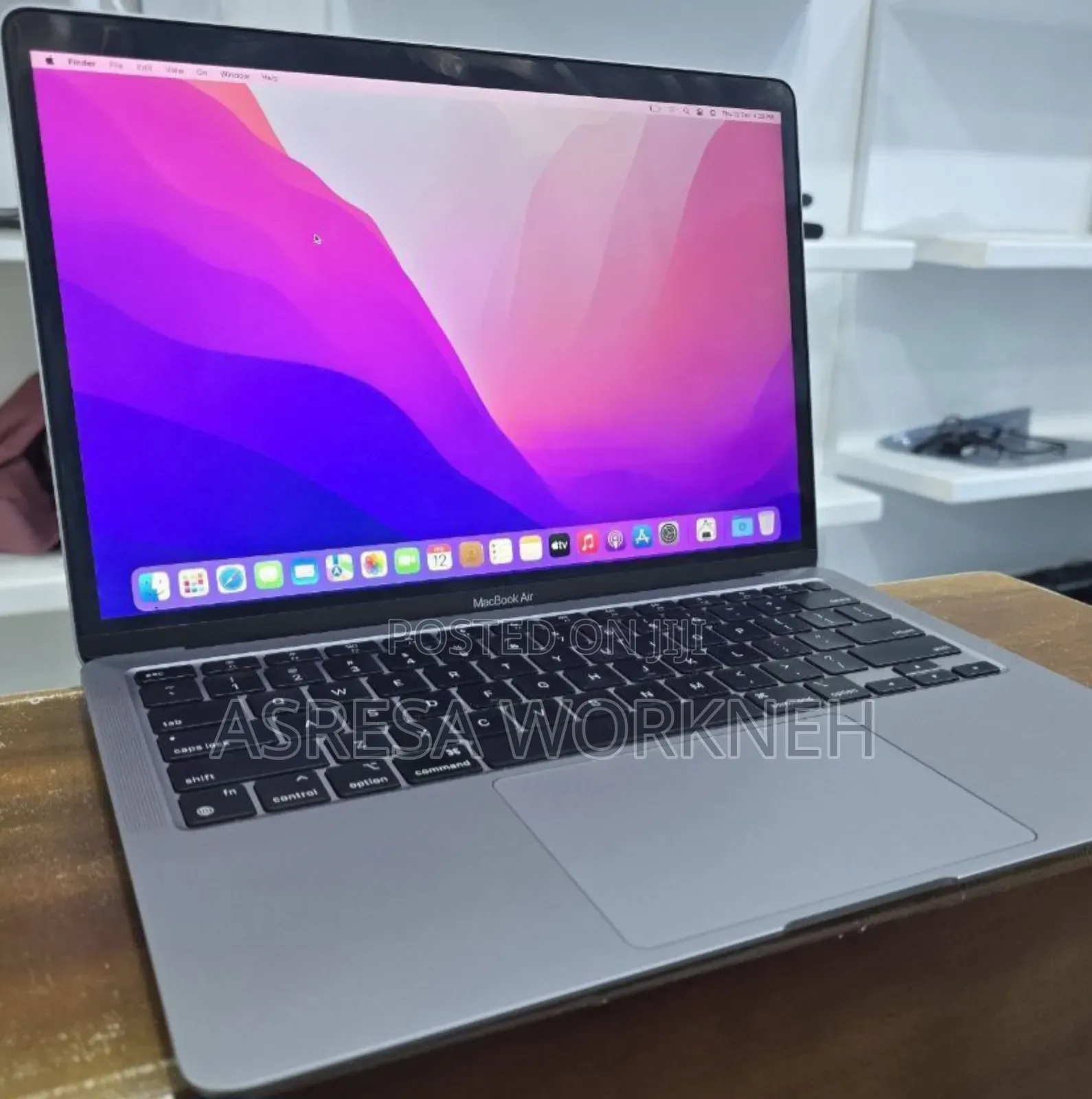 New Laptop Apple MacBook Air 2020 M1 8GB Intel Core i7 SSD 256GB