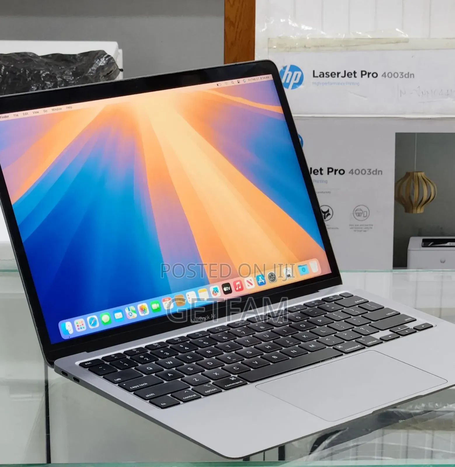 New Laptop Apple MacBook Air 2020 M1 8GB Intel Core i3 SSD 256GB