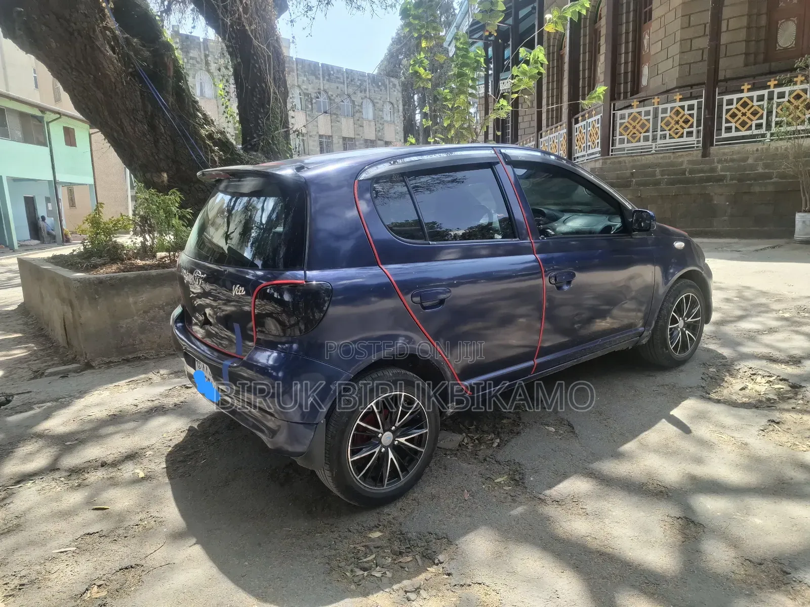 Toyota Vitz 2000 Silver