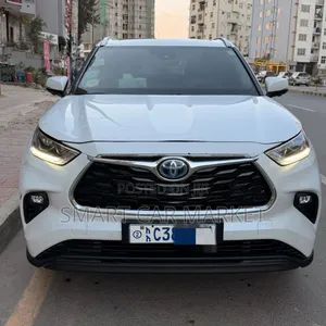 Toyota Highlander Hybrid 2024 White