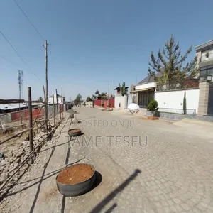 Furnished 1bdrm House in ኮቶቤ, Yeka for sale