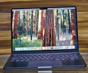 New Apple Macbook Pro 2025 M5 14-inch 16GB Intel Core i5 SSD 512GB