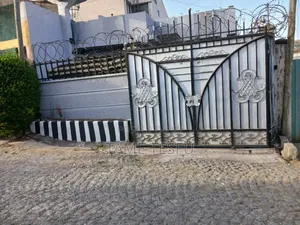 3bdrm Villa in ፍጋ, Bole for sale