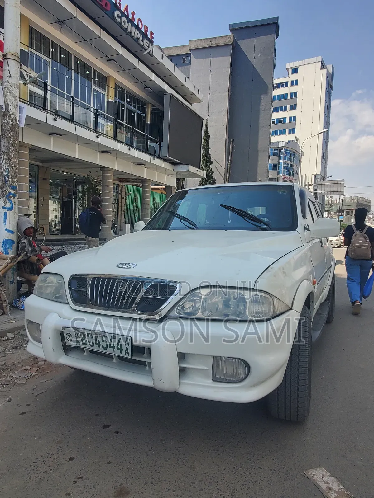 Suzuki Cervo 2000 White