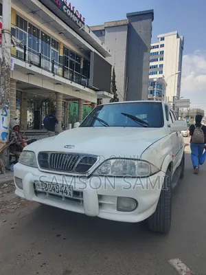 Suzuki Cervo 2000 White