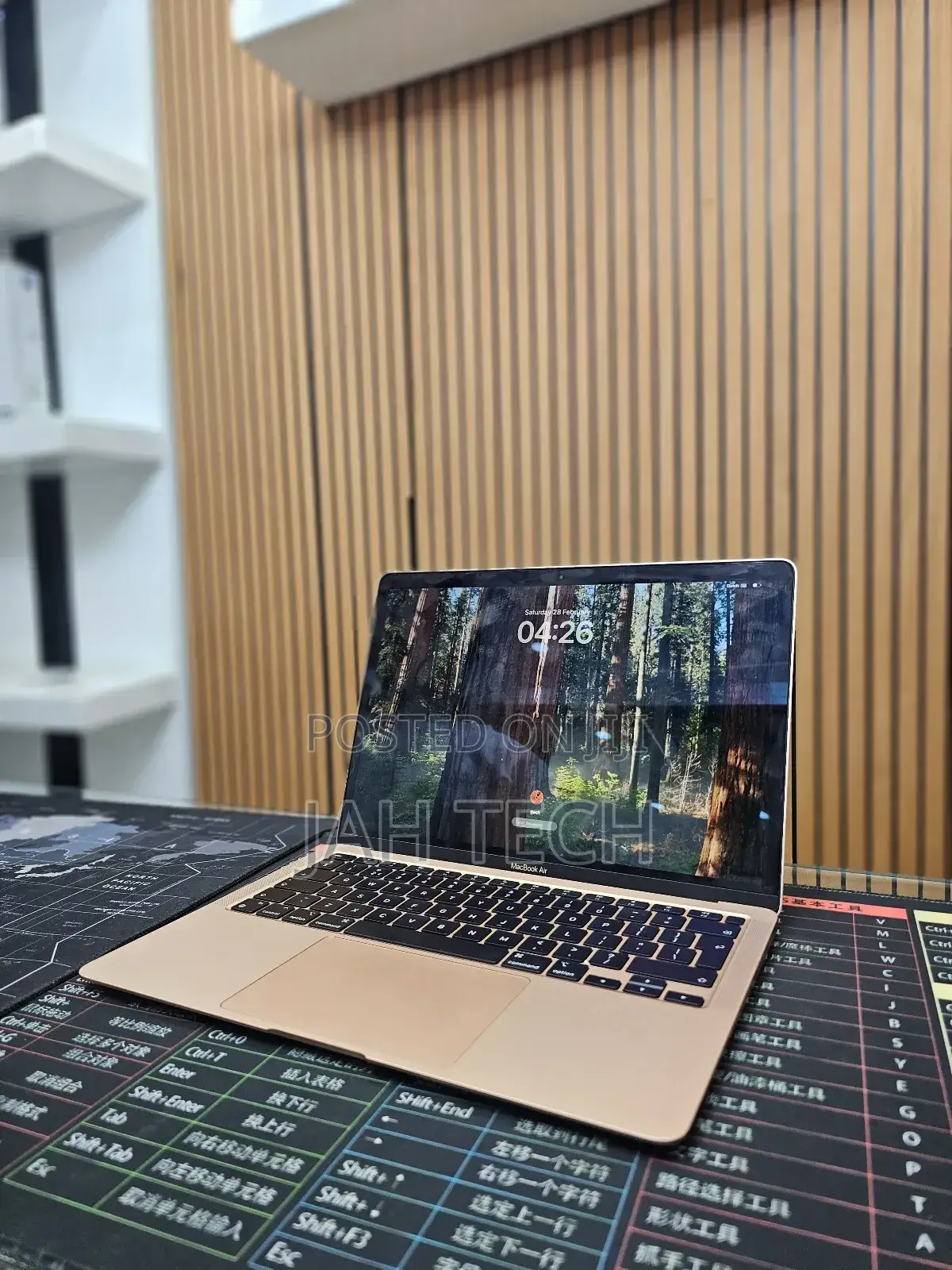 New Laptop Apple MacBook Air 2020 M1 8GB Apple M1 SSD 256GB