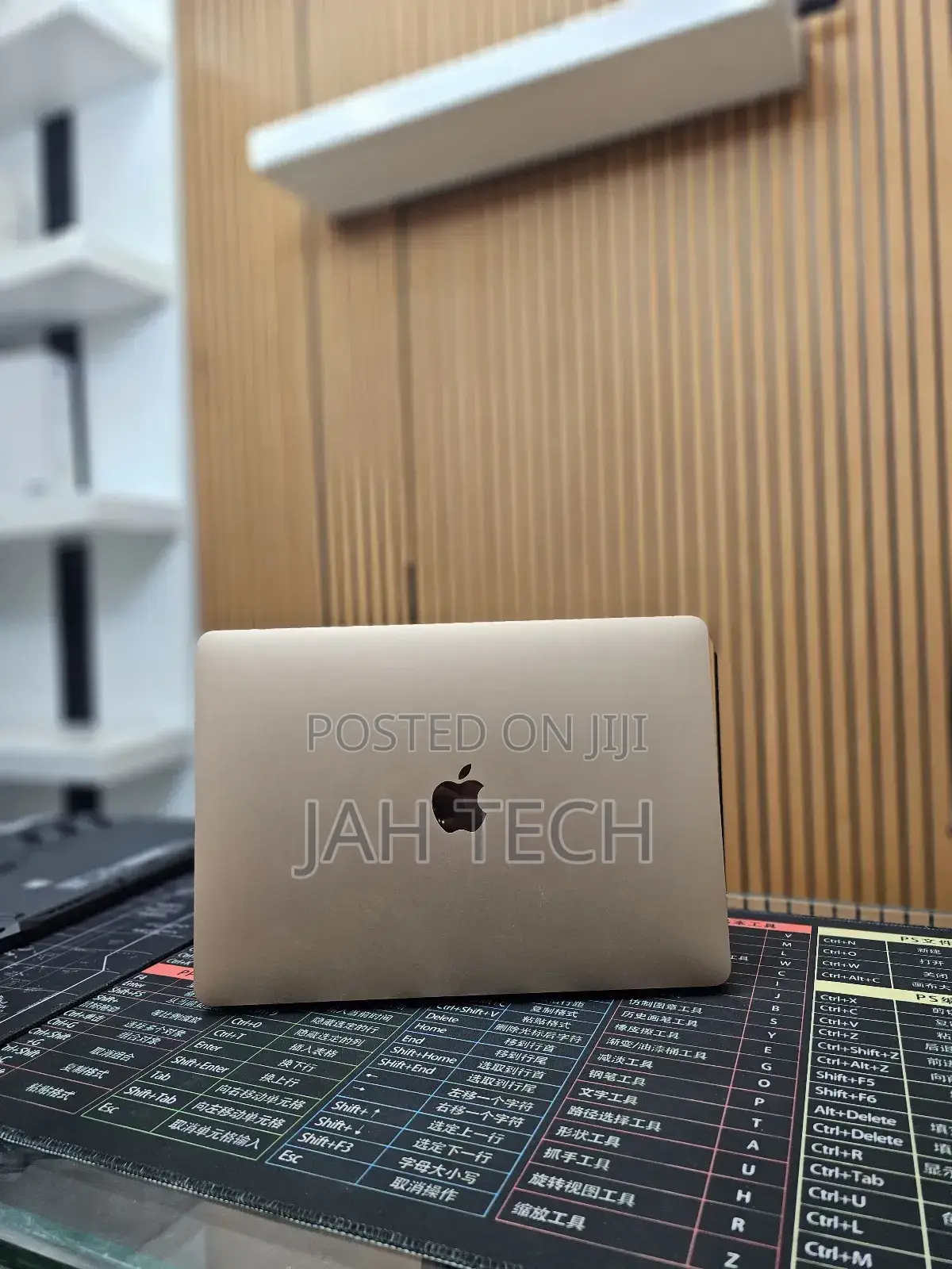 New Laptop Apple MacBook Air 2020 M1 8GB Apple M1 SSD 256GB