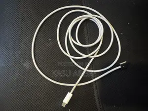 Apple Usb-C to Magsafe 3 Cable.