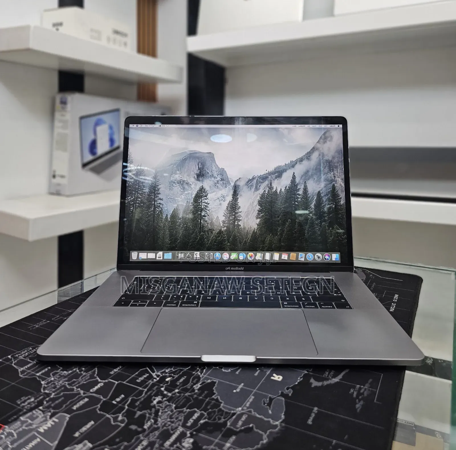 New Laptop Apple MacBook Pro 2019 16GB Intel Core i9 SSD 512GB