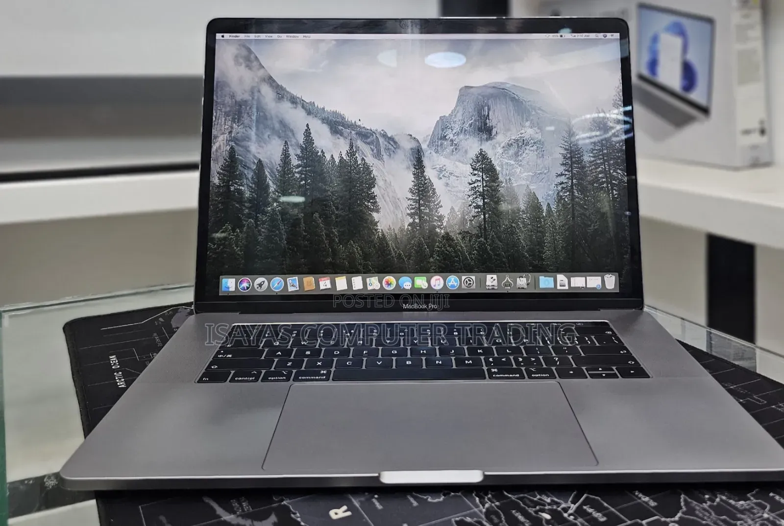 New Laptop Apple MacBook Pro 2019 16GB Intel Core i9 SSD 512GB