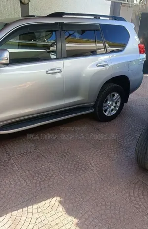 Toyota Land Cruiser Prado 2012 Silver