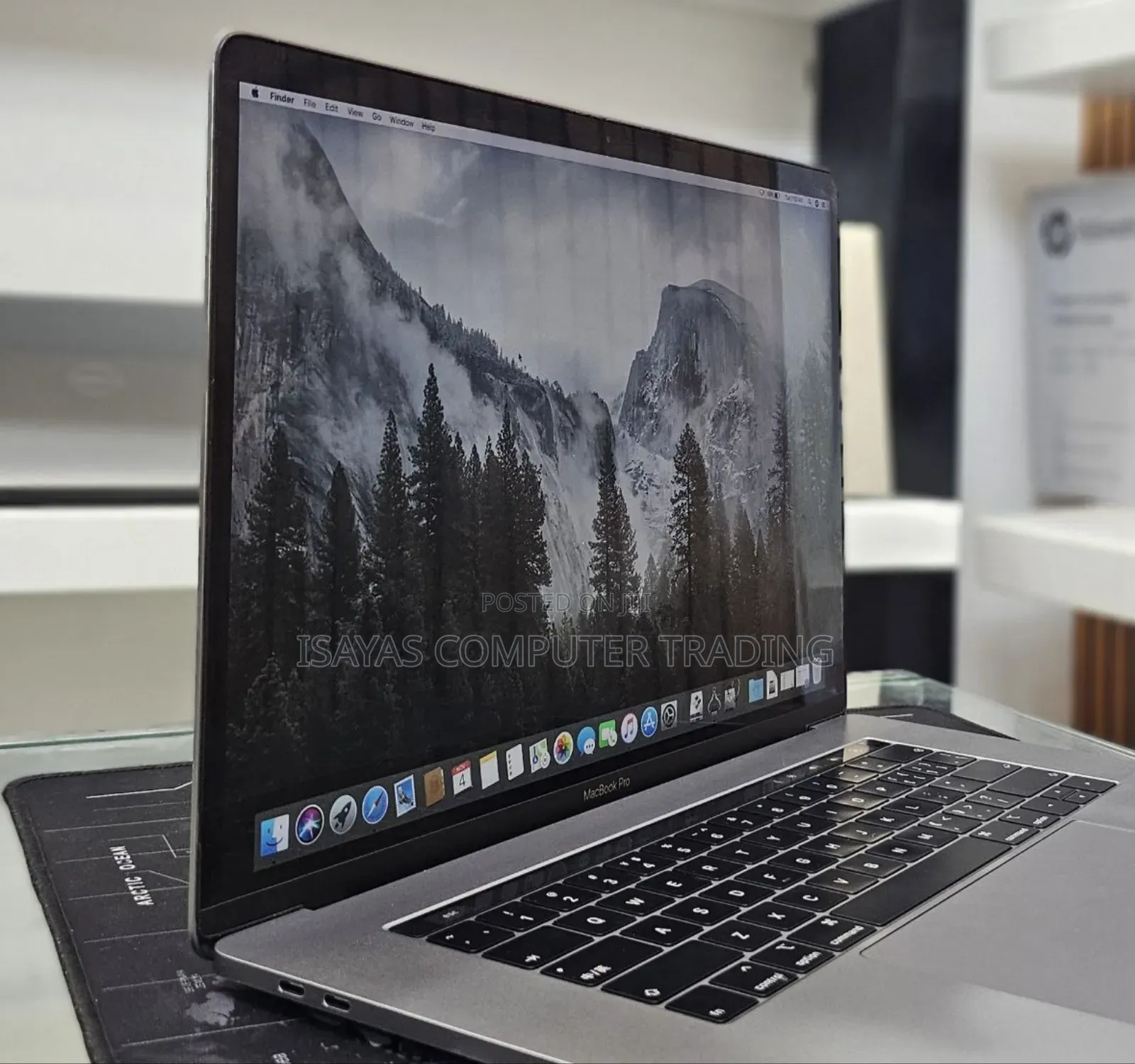 New Laptop Apple MacBook Pro 2019 16GB Intel Core i9 SSD 512GB