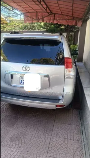 Toyota Land Cruiser Prado 2012 Silver