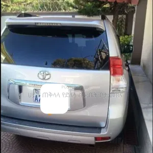 Toyota Land Cruiser Prado 2012 Silver