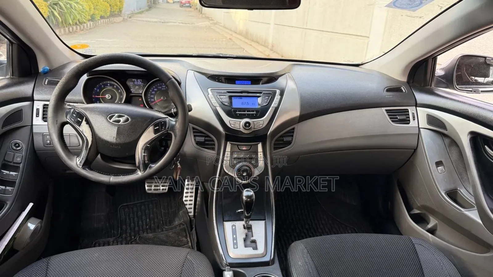 Hyundai Elantra 2013 Silver