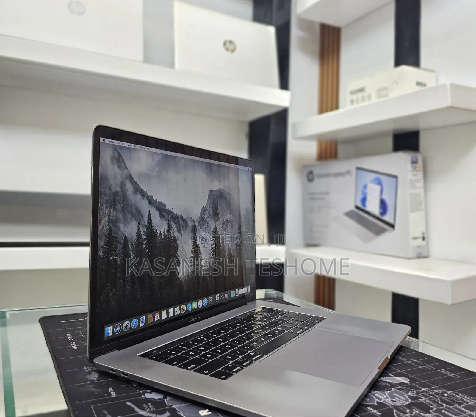 New Laptop Apple MacBook Pro 2019 16GB Intel Core i9 SSD 512GB