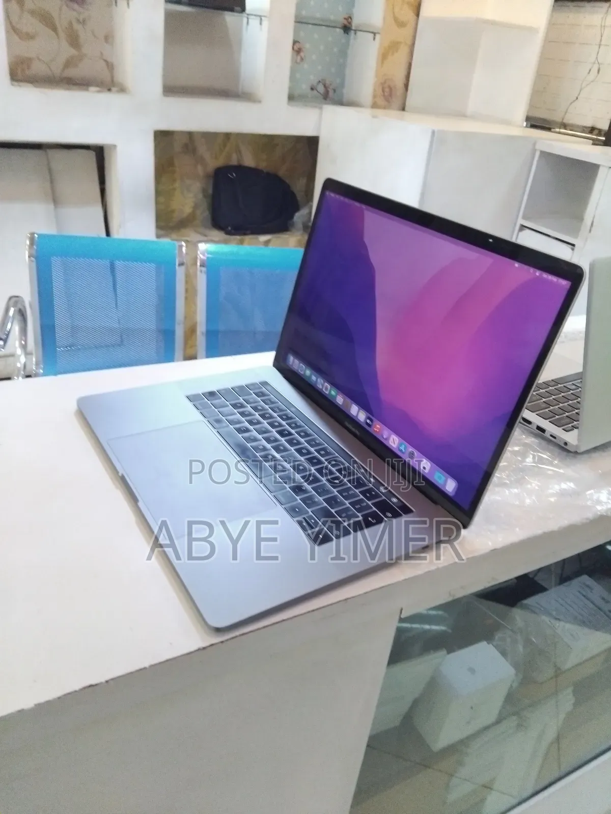 New Laptop Apple MacBook Pro 2017 16GB Intel Core i7 SSD 512GB