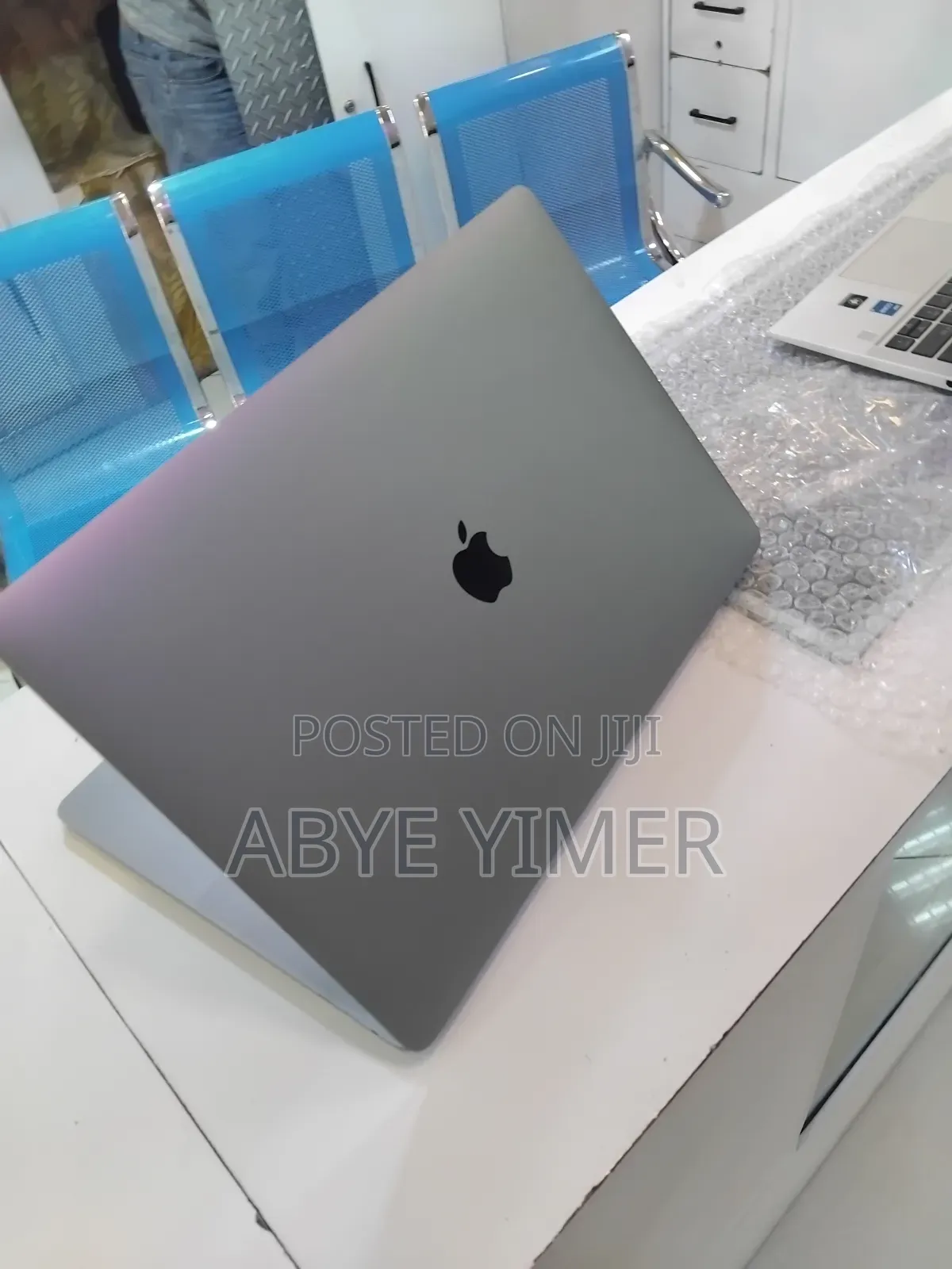 New Laptop Apple MacBook Pro 2017 16GB Intel Core i7 SSD 512GB