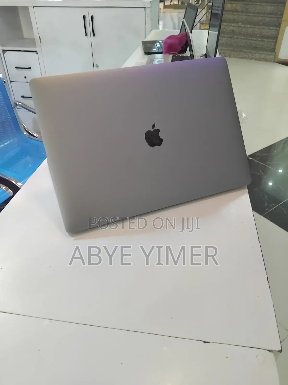 New Laptop Apple MacBook Pro 2017 16GB Intel Core i7 SSD 512GB