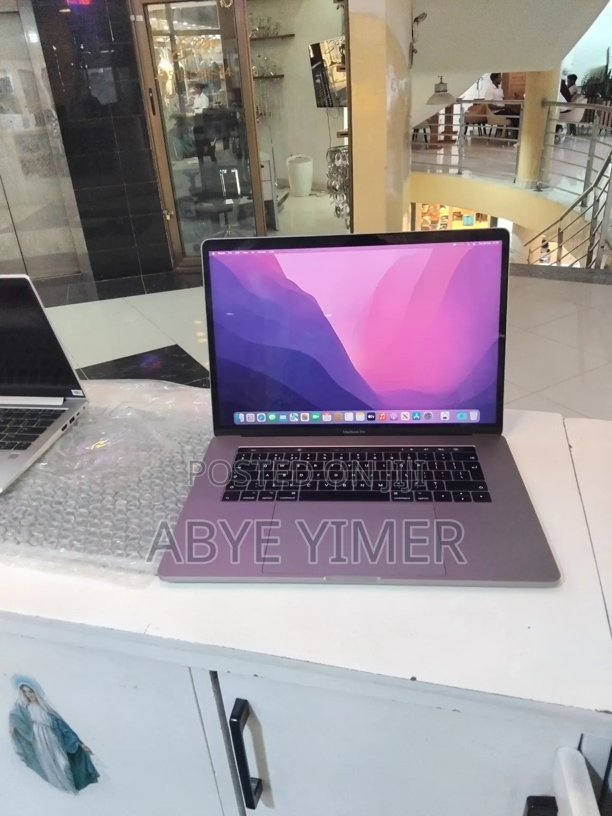 New Laptop Apple MacBook Pro 2017 16GB Intel Core i7 SSD 512GB