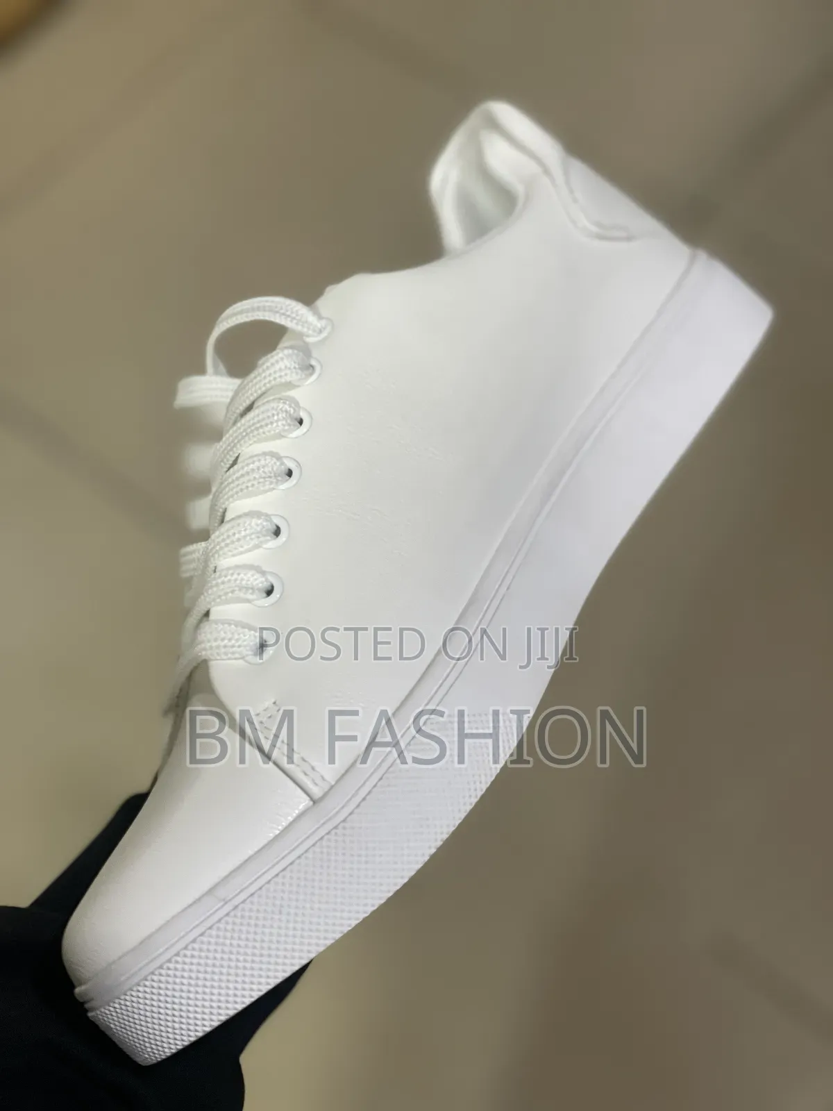 Lacoste Low-Top Sneaker (Order Now)