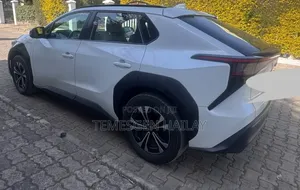 Toyota bZ4X 2025 White