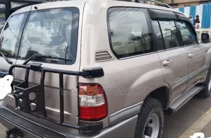 Toyota Land Cruiser 2004 Gold