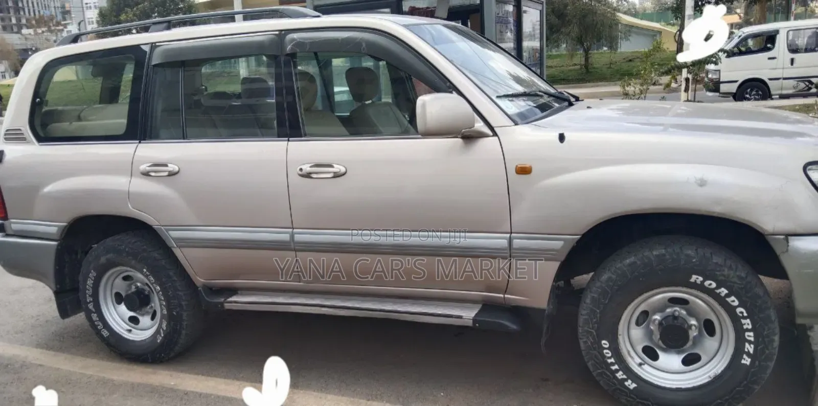 Toyota Land Cruiser 2004 Gold